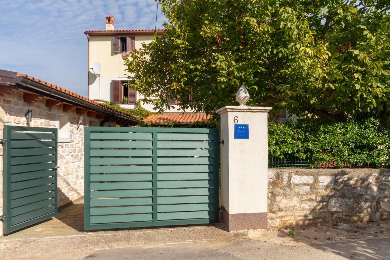 Holiday Stone House Bale Exterior foto